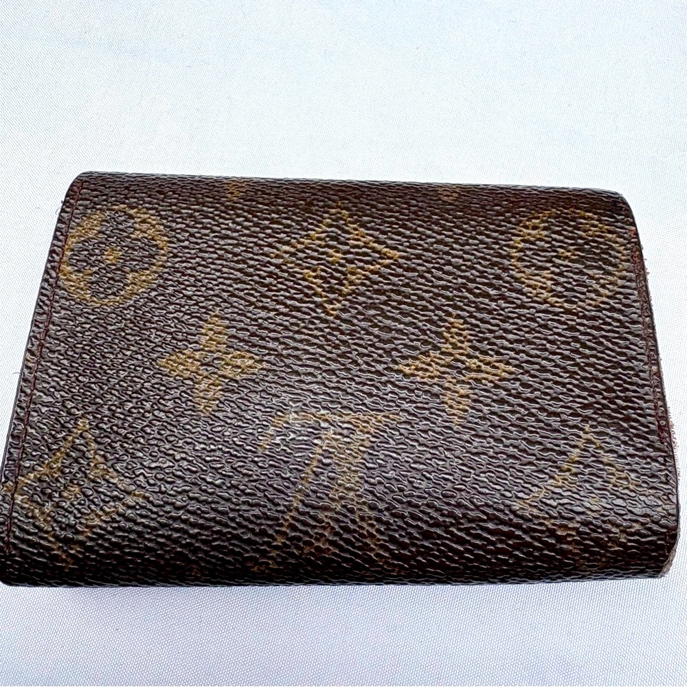 Louis Vuitton Monogram 6-key Key Holder (has wear) + LV box BOTH AUTHENTIC - Picture 3 of 9